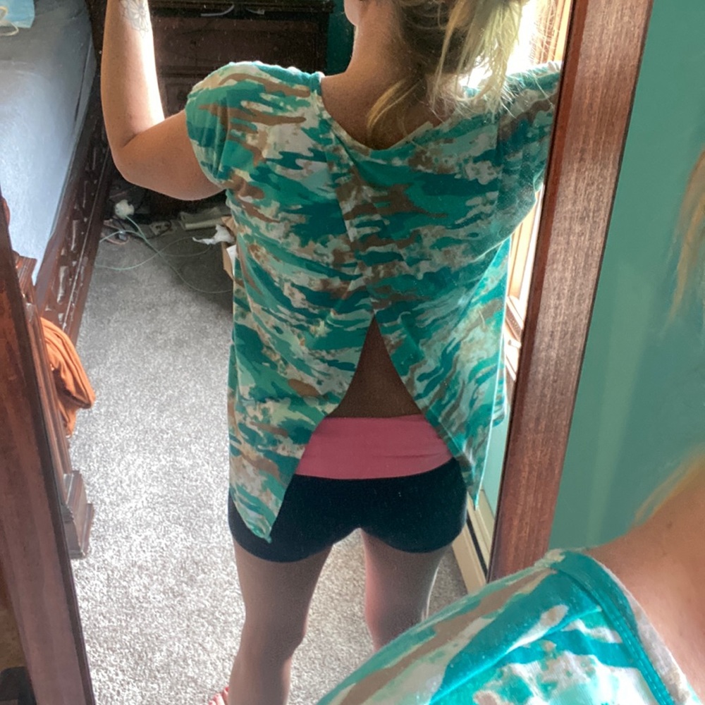 5/$25 Medium Green camo open back Shirt summer top